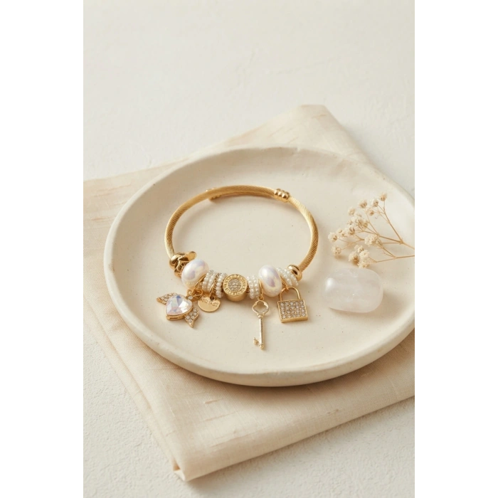 Mey İthalat® Beyaz Kalp Model Gold Renk Charmlı Bileklik