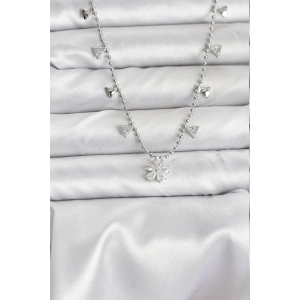 BFS Pirinç Gümüş Renk Zirkon Taşlı Çiçek Model Kadın Kolye