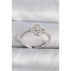 BFS Pirinç Gümüş Renk Zirkon Taşlı Yonca Model İnci Detay Kadın Yüzük