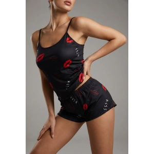 Öpücük Desenli Siyah Askılı Şortlu Kadın Pijama Takımı TM1358
