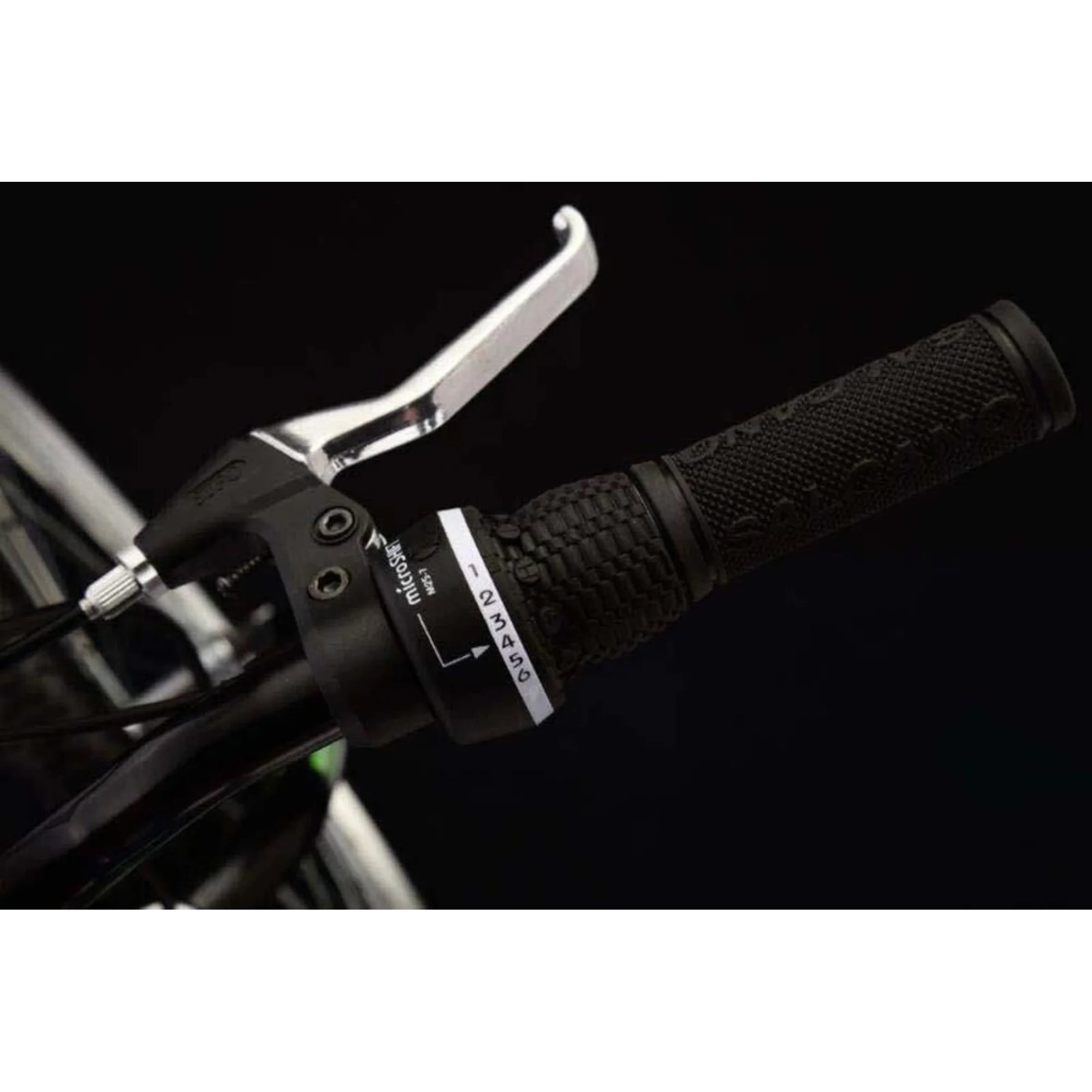 Salcano Lion 20 V Fren 6 Vites 20 Jant Çocuk Bisikleti Siyah Kırmızı