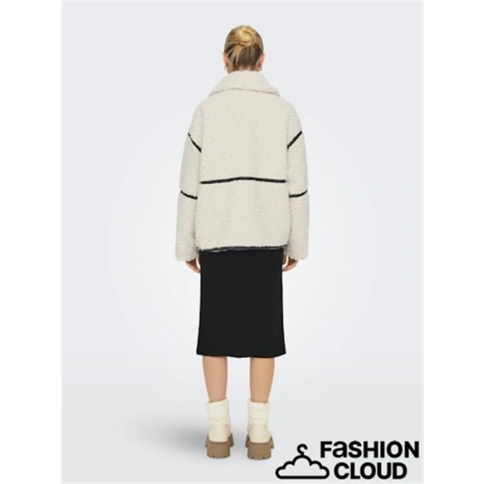 Deri Detaylı Oversize Kadın Ceket