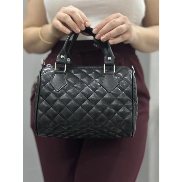 Kapaksız kapitone siyah cilt çanta