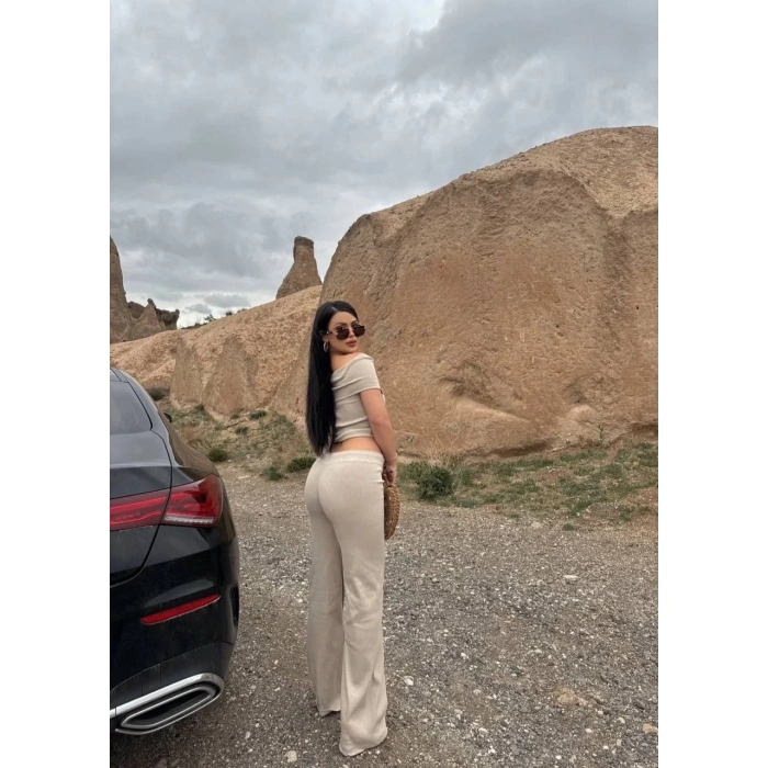 Madonna yaka bol paça pantolonlu takım