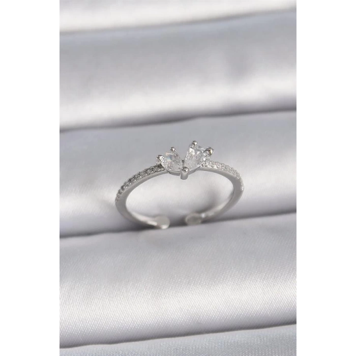 Pirinç Gümüş Renk Ayaralanabilir Zirkon Taşlı Kalp Model Kadın Yüzük