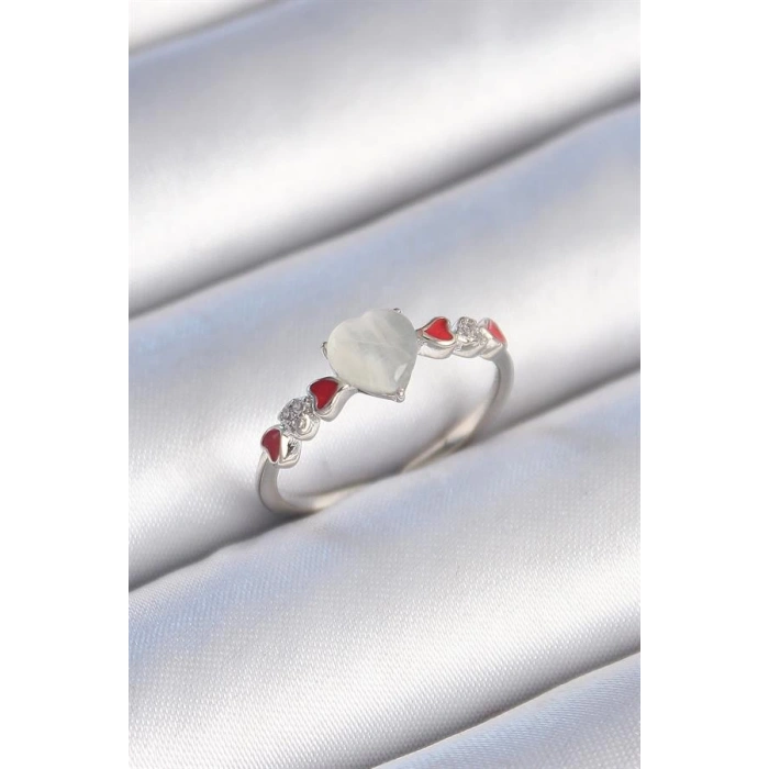 Pirinç Gümüş Renk Beyaz Mineli Kalp Model Zirkon Taş Detaylı Kadın Yüzük