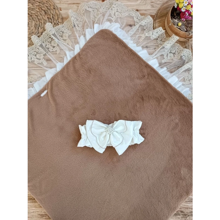 Yenidoğan Wool Yün Kumaş Taç Nakışlı Güpür Duvaklı Fiyonk Prizma Taş Unisex Kundak Bebek Battaniyesi Kahverengi