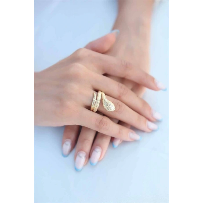 Yılan Figürlü Gold Renk Kadın Yüzük