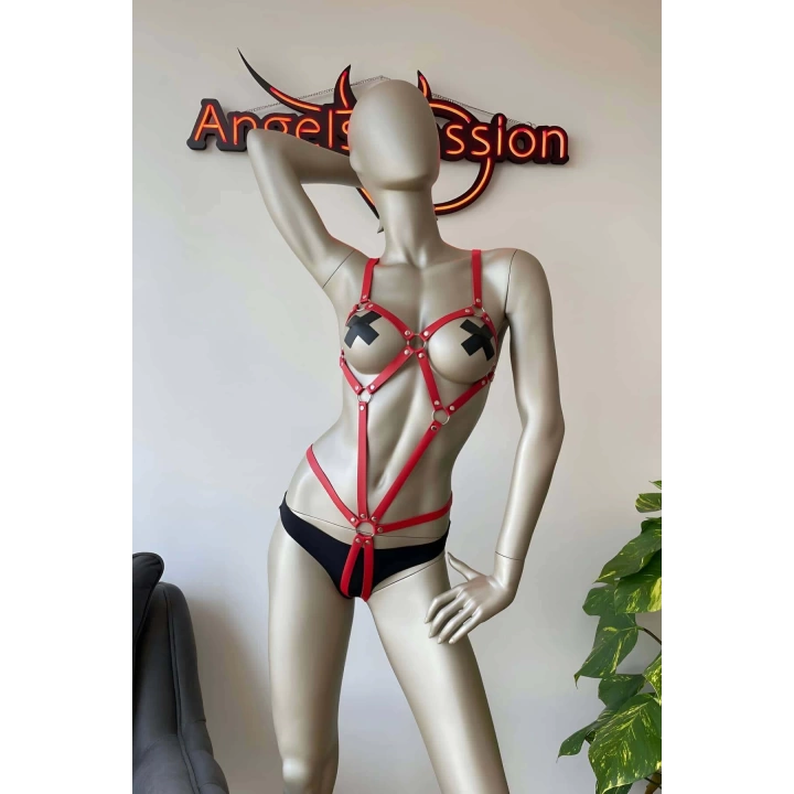 Vücudu Saran Kırmızı Deri Body Harness