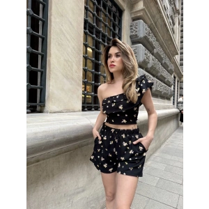 Baskılı fırfırlı şortlu takım