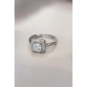 Gümüş Renk Baget ve Zirkon Taşlı Kare Yüzük