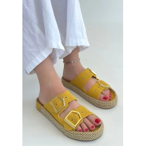 Loera Sarı Nubuk Çift Tokalı Terlik