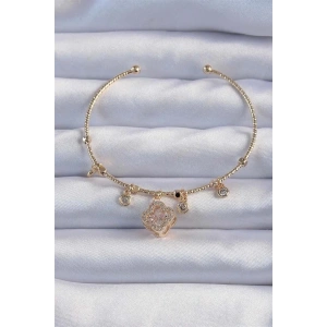 Pirinç Altın Renk Zirkon Taşlı Yonca Model Charm Bileklik