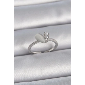 Pirinç Gümüş Renk Ayarlanabilir Zirkon Taşlı İncili Beyaz Mineli Kalp Model Kadın Yüzük