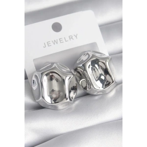 Pirinç Gümüş Renk İşlemeli Top Model Kadın Küpe