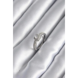 Pirinç Gümüş Renk Zirkon Taşlı Kadın Yüzük