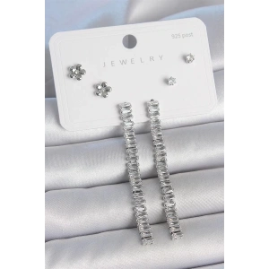 Pirinç Gümüş Renk Zirkon Taşlı Su Yolu Model Çiçek Detay 925 Ayar Gümüş Çivi Kadın Küpe Seti