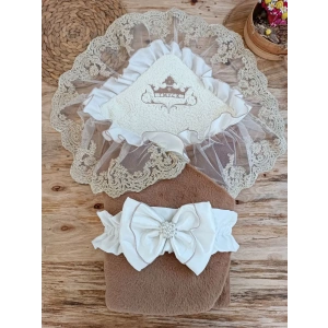 Yenidoğan Wool Yün Kumaş Taç Nakışlı Güpür Duvaklı Fiyonk Prizma Taş Unisex Kundak Bebek Battaniyesi Kahverengi