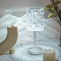 Wanda Kristal Ambiyans Masa Lambası