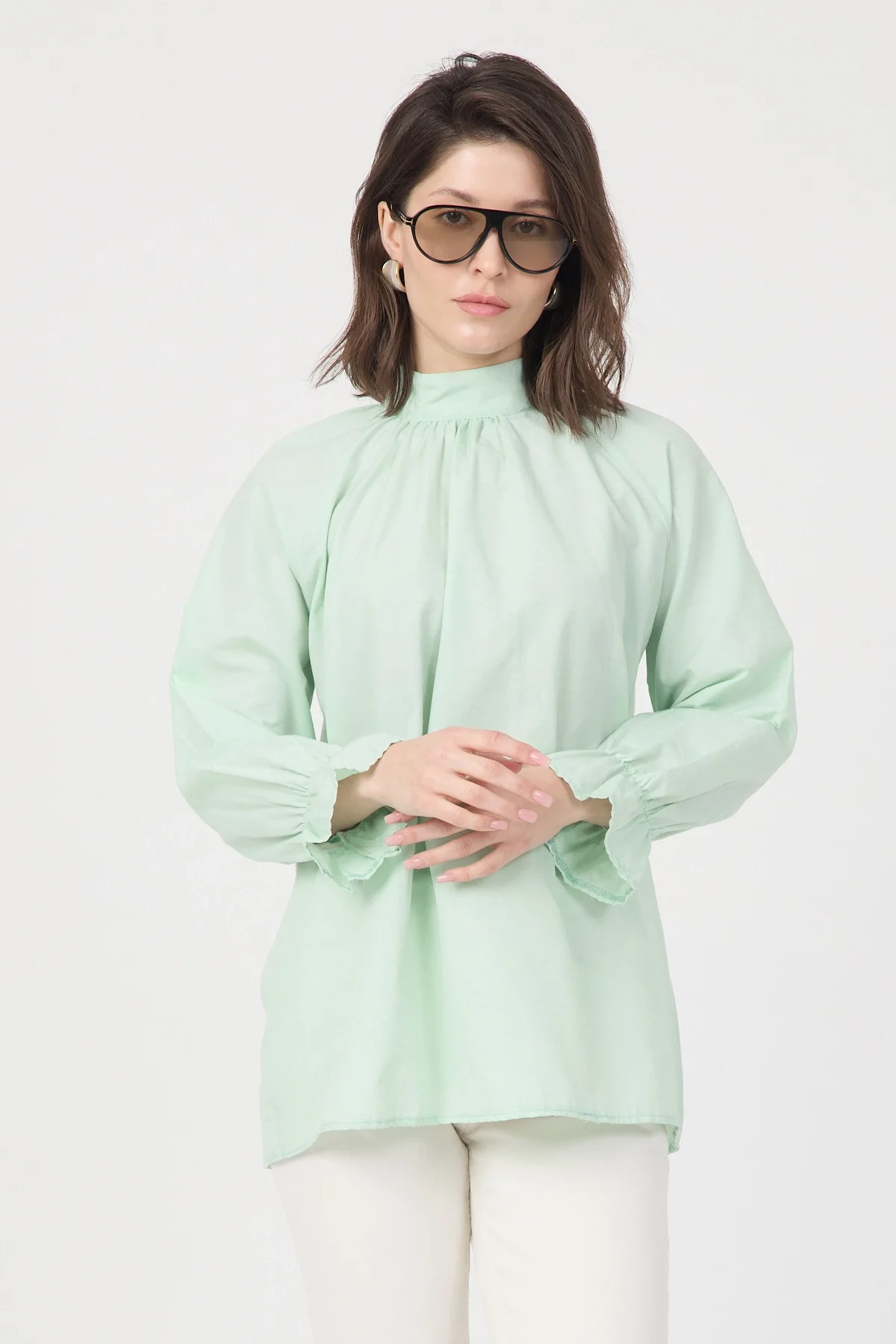 Kadın Yeşil Dik Yaka Büzgülü Kol Ağzı Volanlı Poplin Bluz