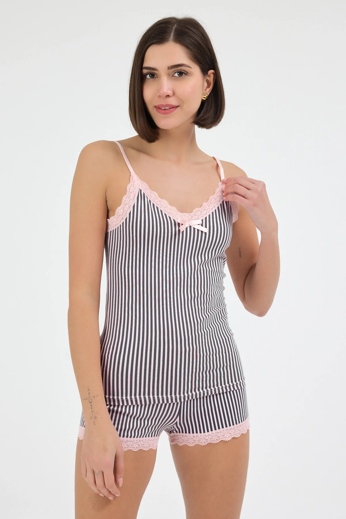 Pembe Füme Çizgili İnce Askılı Şortlu Pamuklu Pijama Takımı