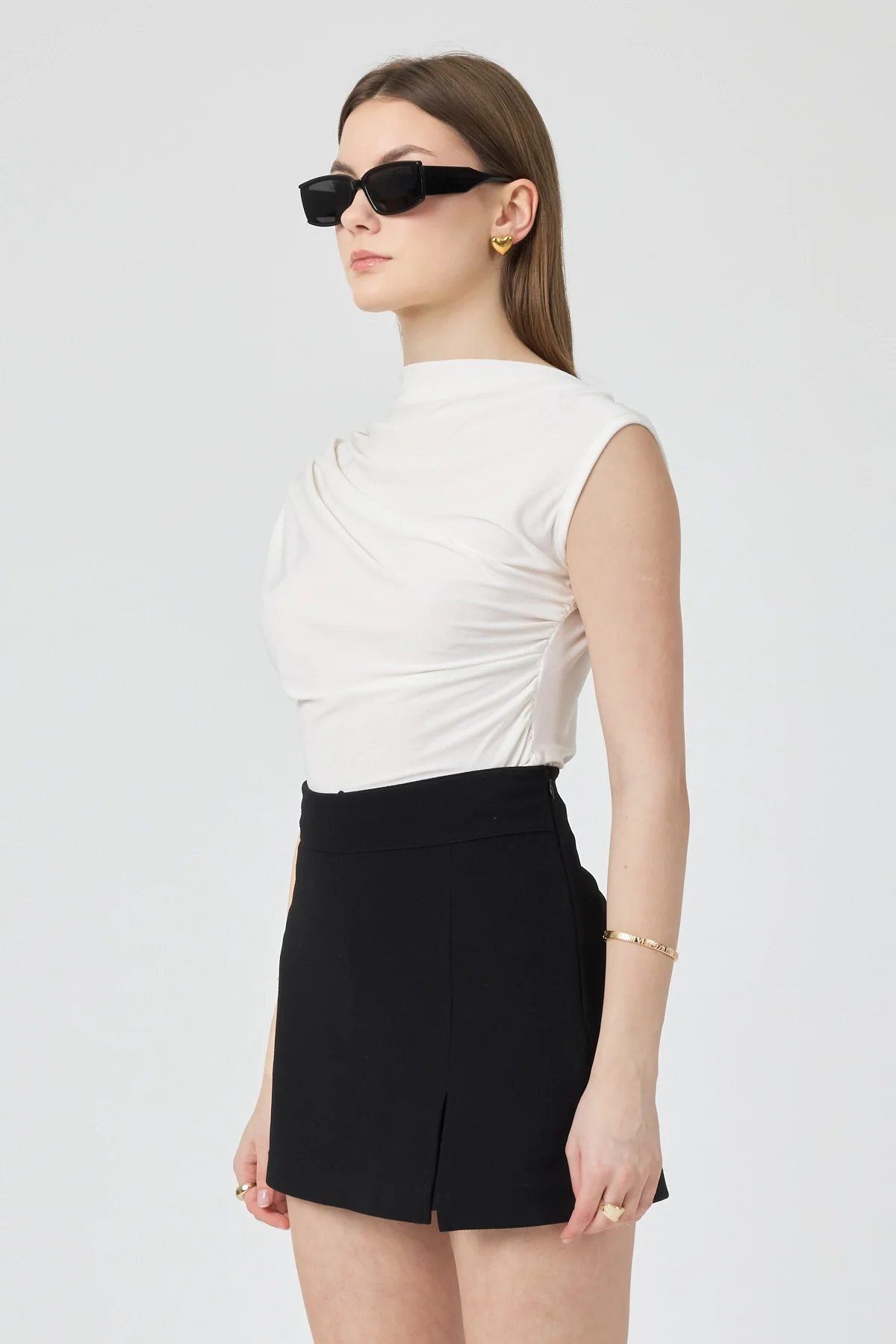 Kadın Ekru Omuzları Drapeli Kolsuz Sandy Bluz