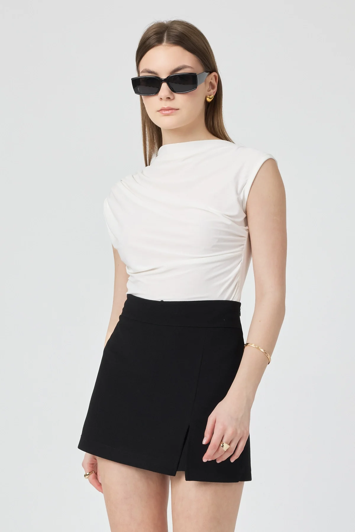 Kadın Ekru Omuzları Drapeli Kolsuz Sandy Bluz