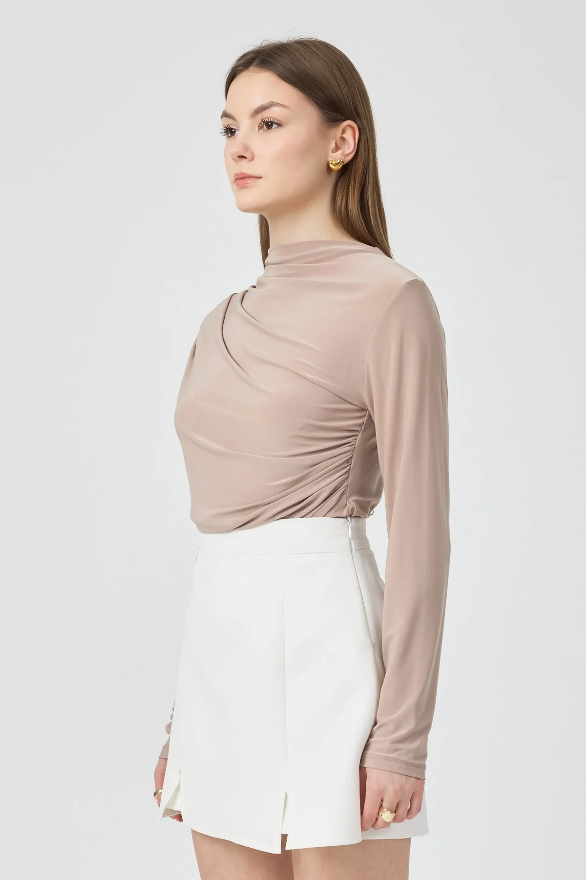 Kadın Büzgü Detaylı Uzun Kol Sandy Bej Bluz
