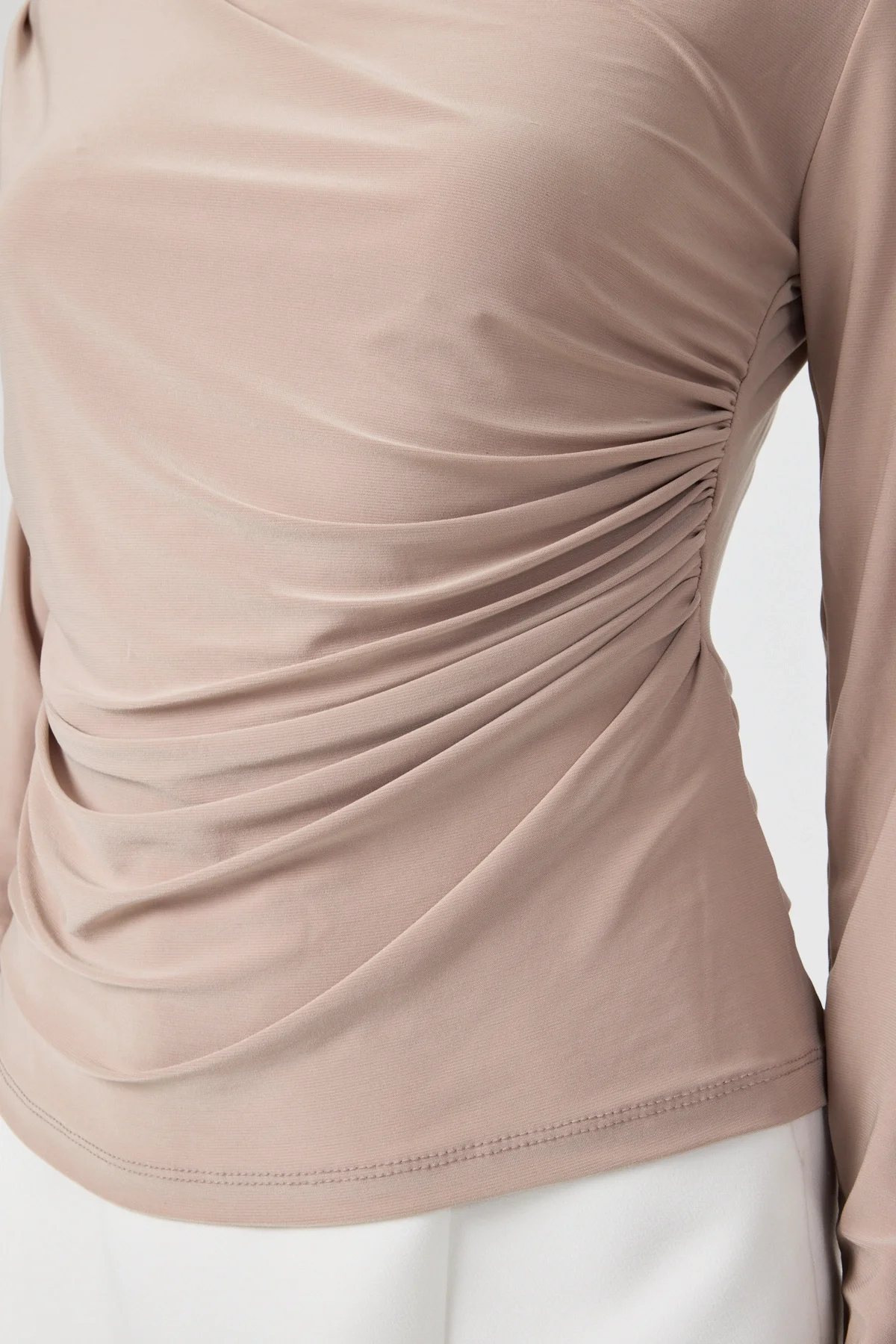 Kadın Büzgü Detaylı Uzun Kol Sandy Bej Bluz