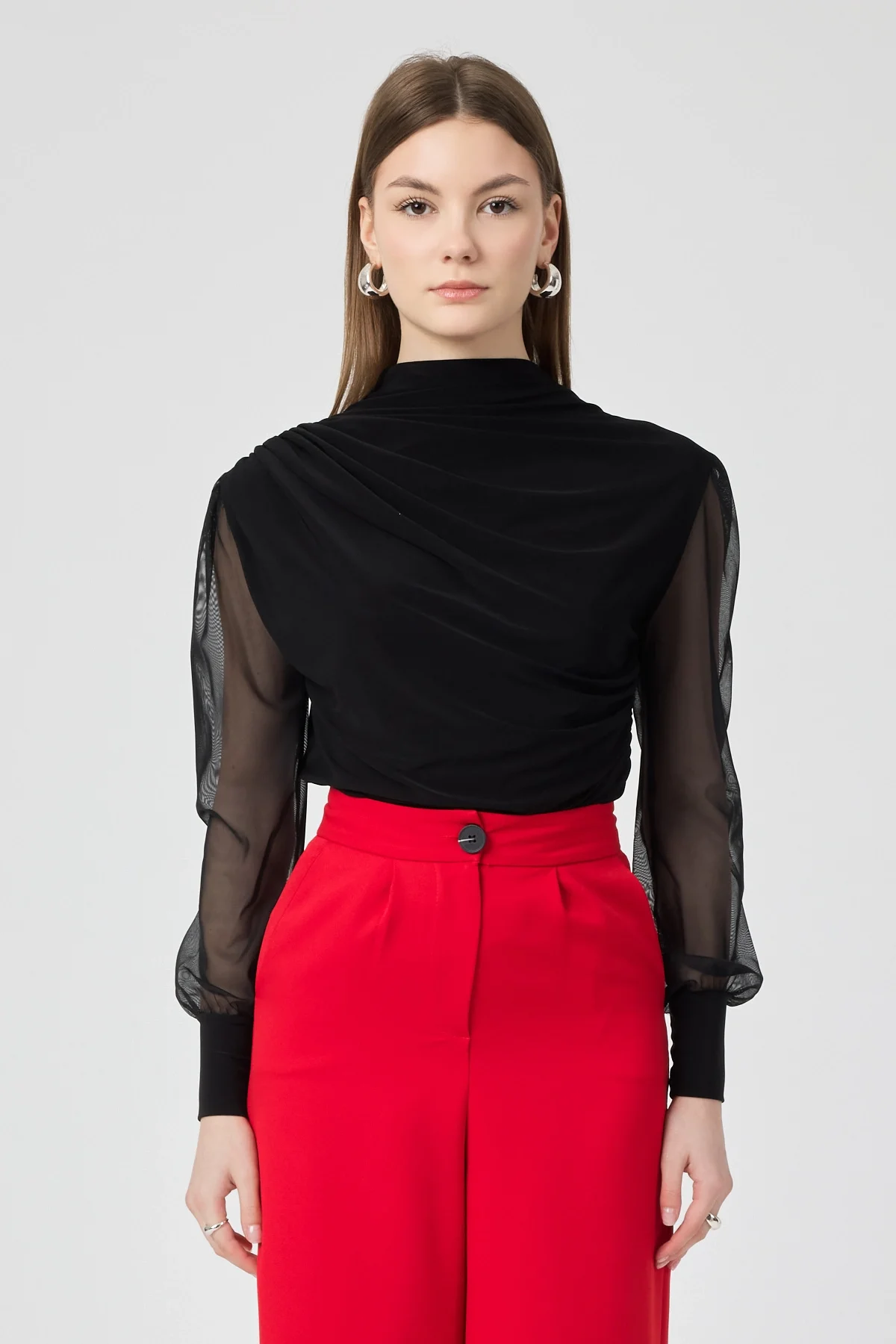 Kadın Büzgü ve Kolları Tül Detaylı Sandy Siyah Bluz