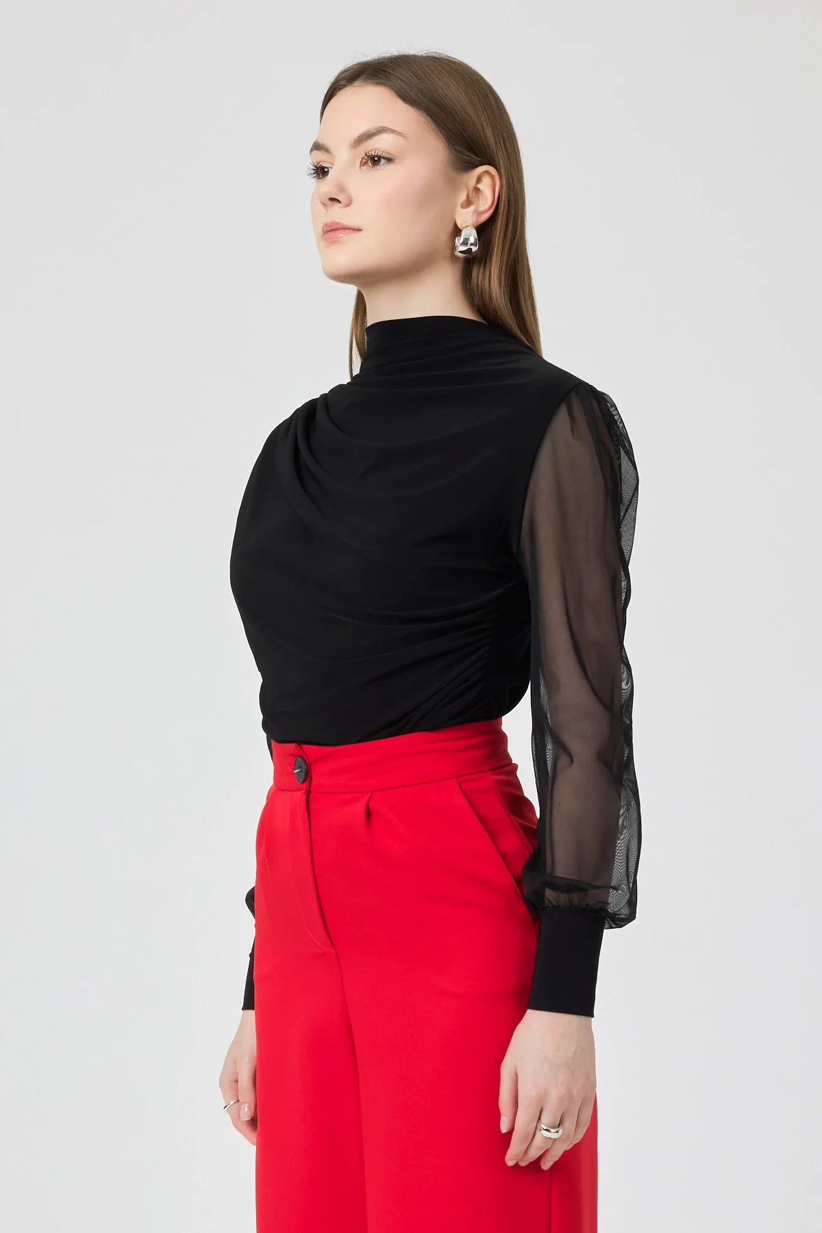 Kadın Büzgü ve Kolları Tül Detaylı Sandy Siyah Bluz
