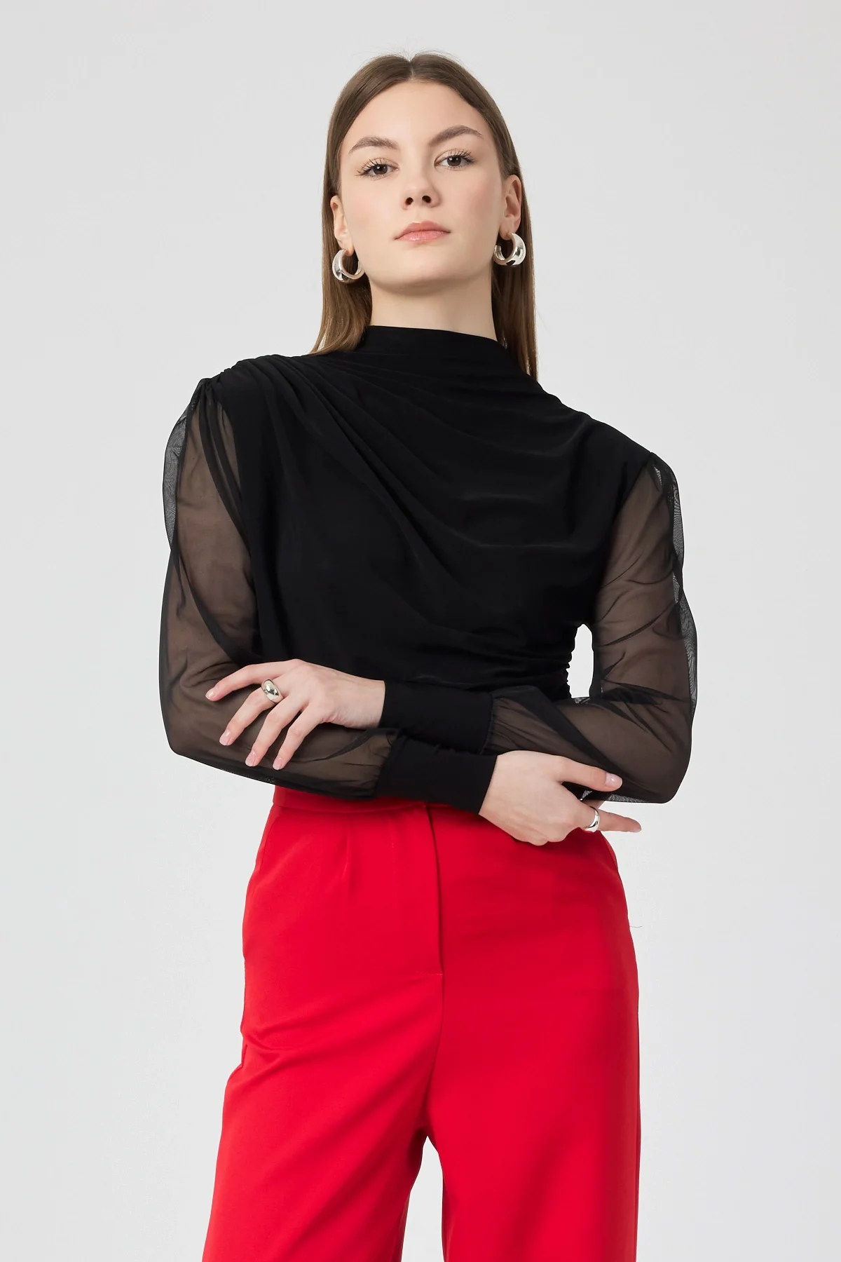 Kadın Büzgü ve Kolları Tül Detaylı Sandy Siyah Bluz