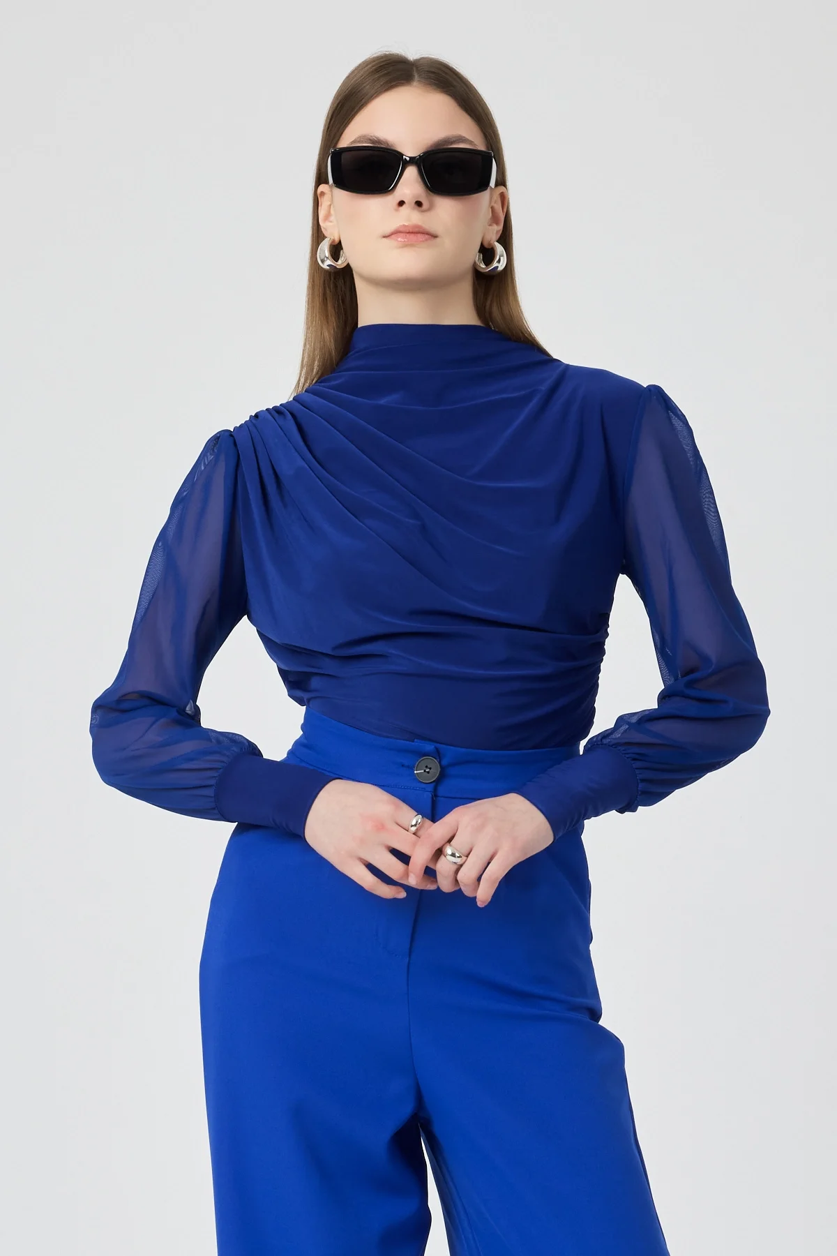 Kadın Büzgü ve Kolları Tül Detaylı Sandy Mavi Bluz