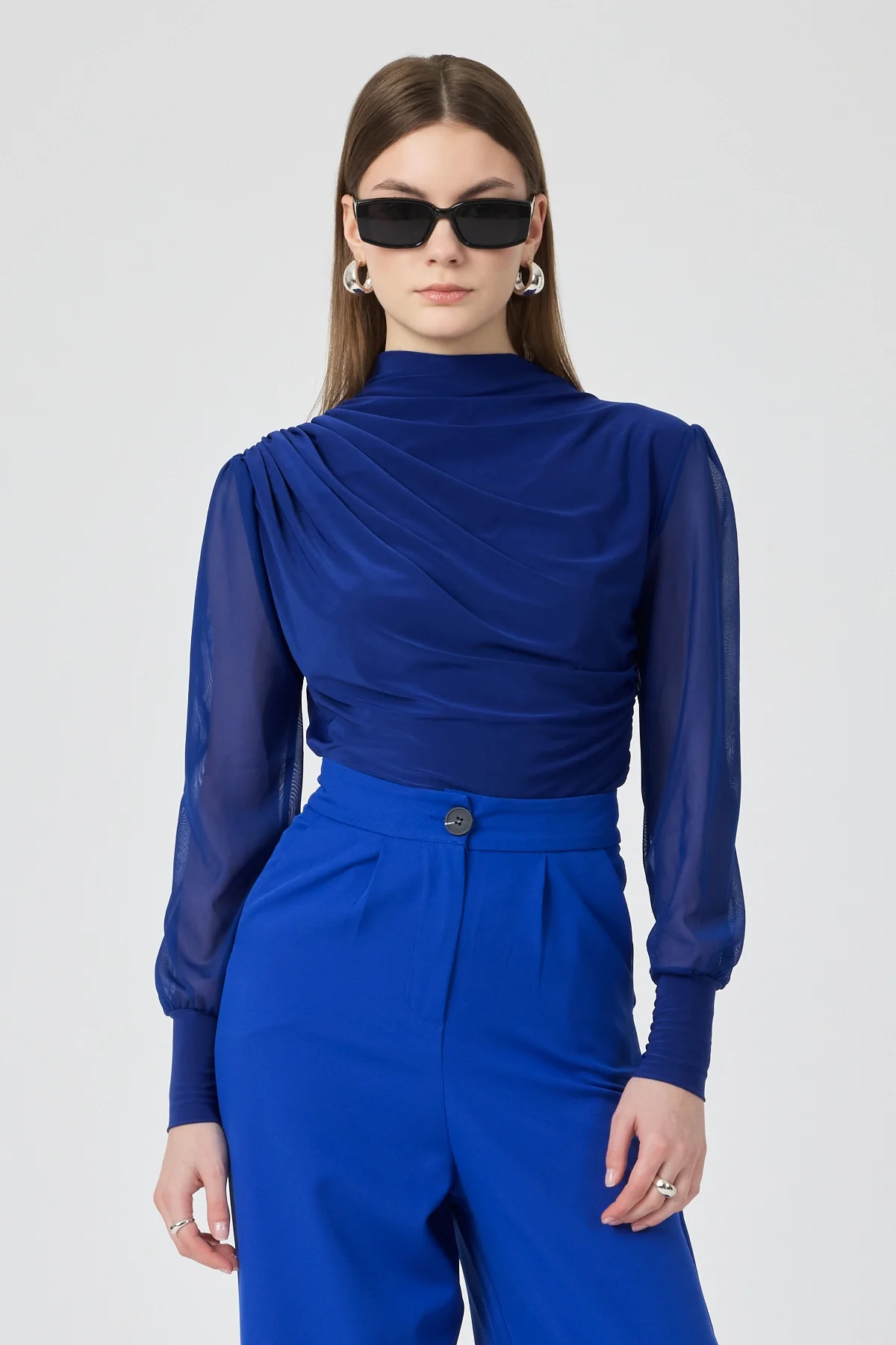 Kadın Büzgü ve Kolları Tül Detaylı Sandy Mavi Bluz