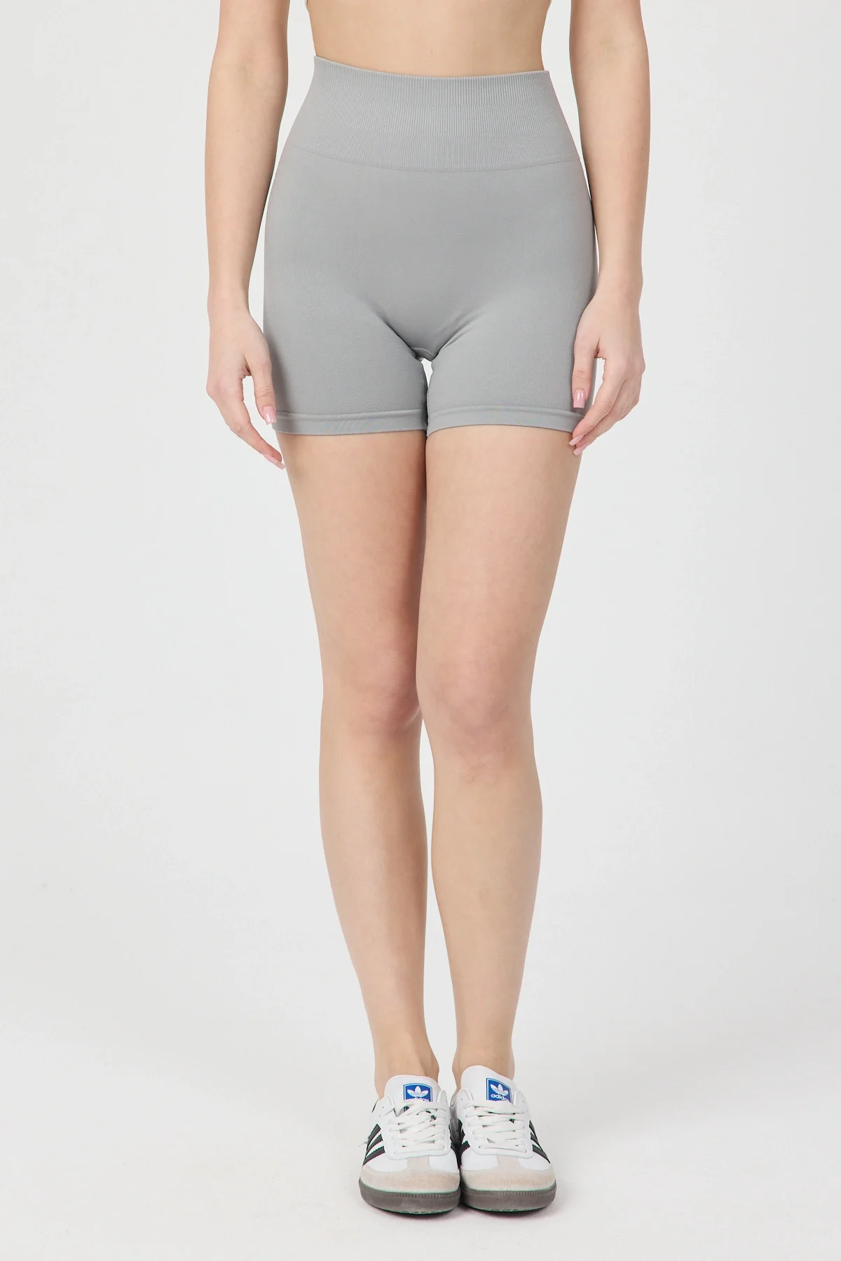 Kadın Yüksek Bel Toparlayıcı Seamless Gri Biker Tayt - Kısa Spor Şort Tayt