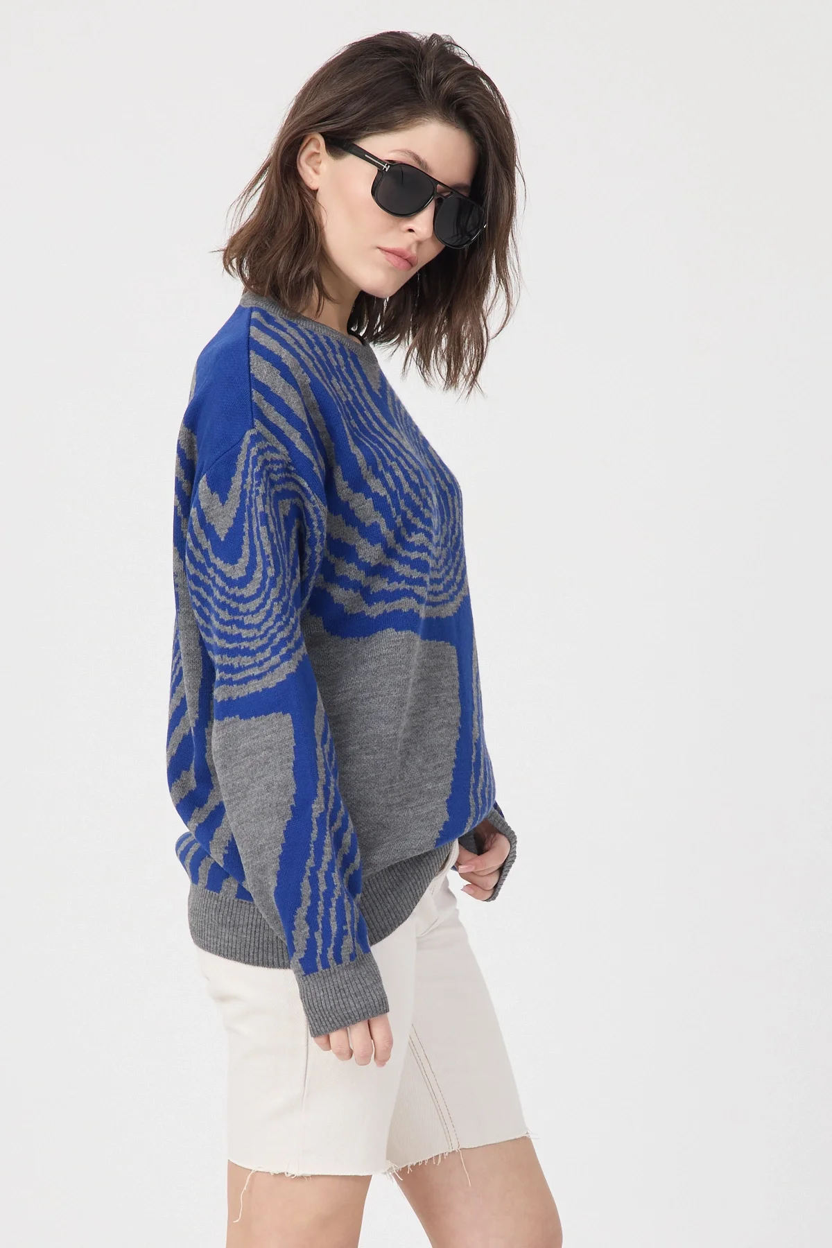 Kadın Desenli Oversize Triko Kazak - Mavi Gri Modern Desen Yumuşak Dokulu