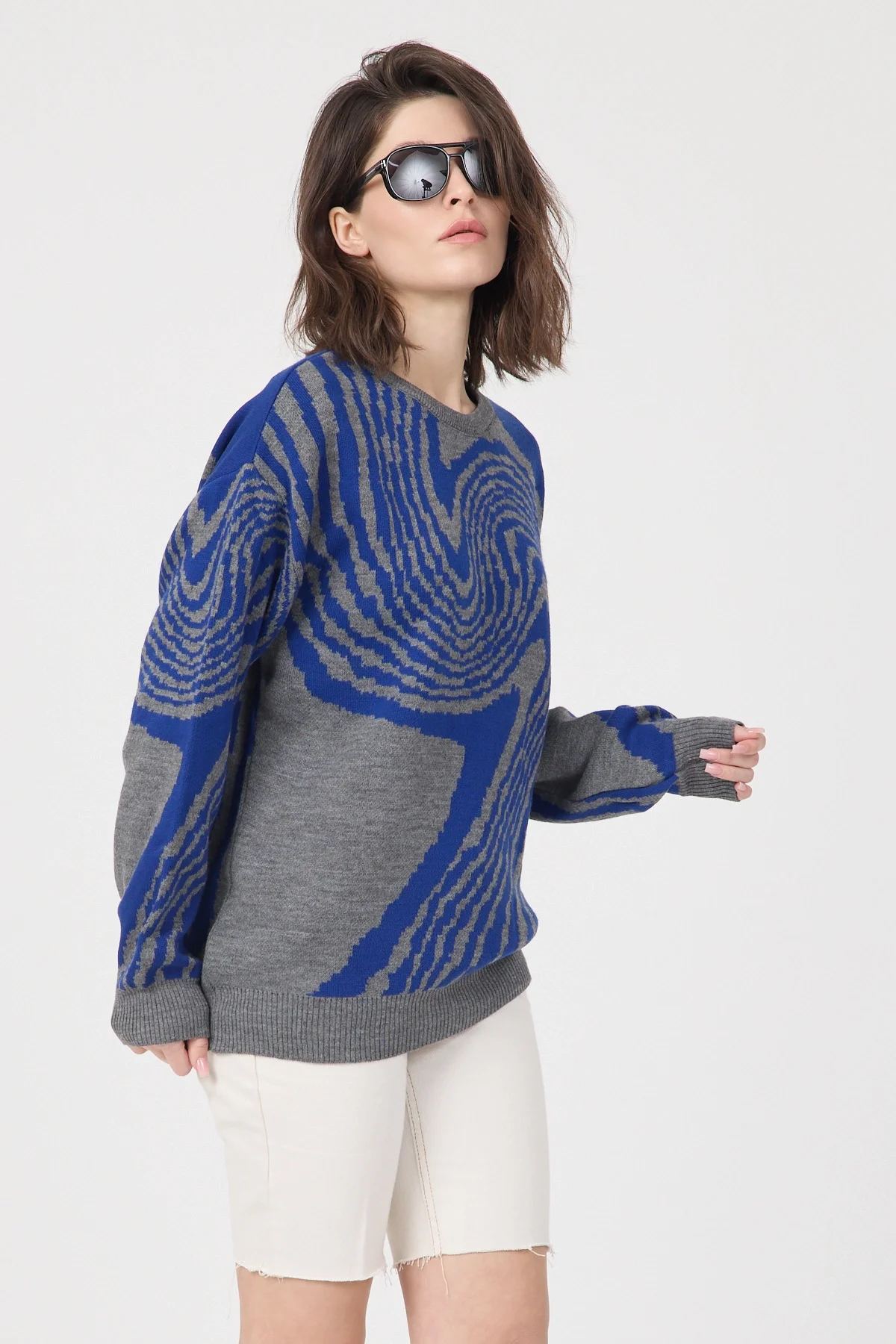 Kadın Desenli Oversize Triko Kazak - Mavi Gri Modern Desen Yumuşak Dokulu