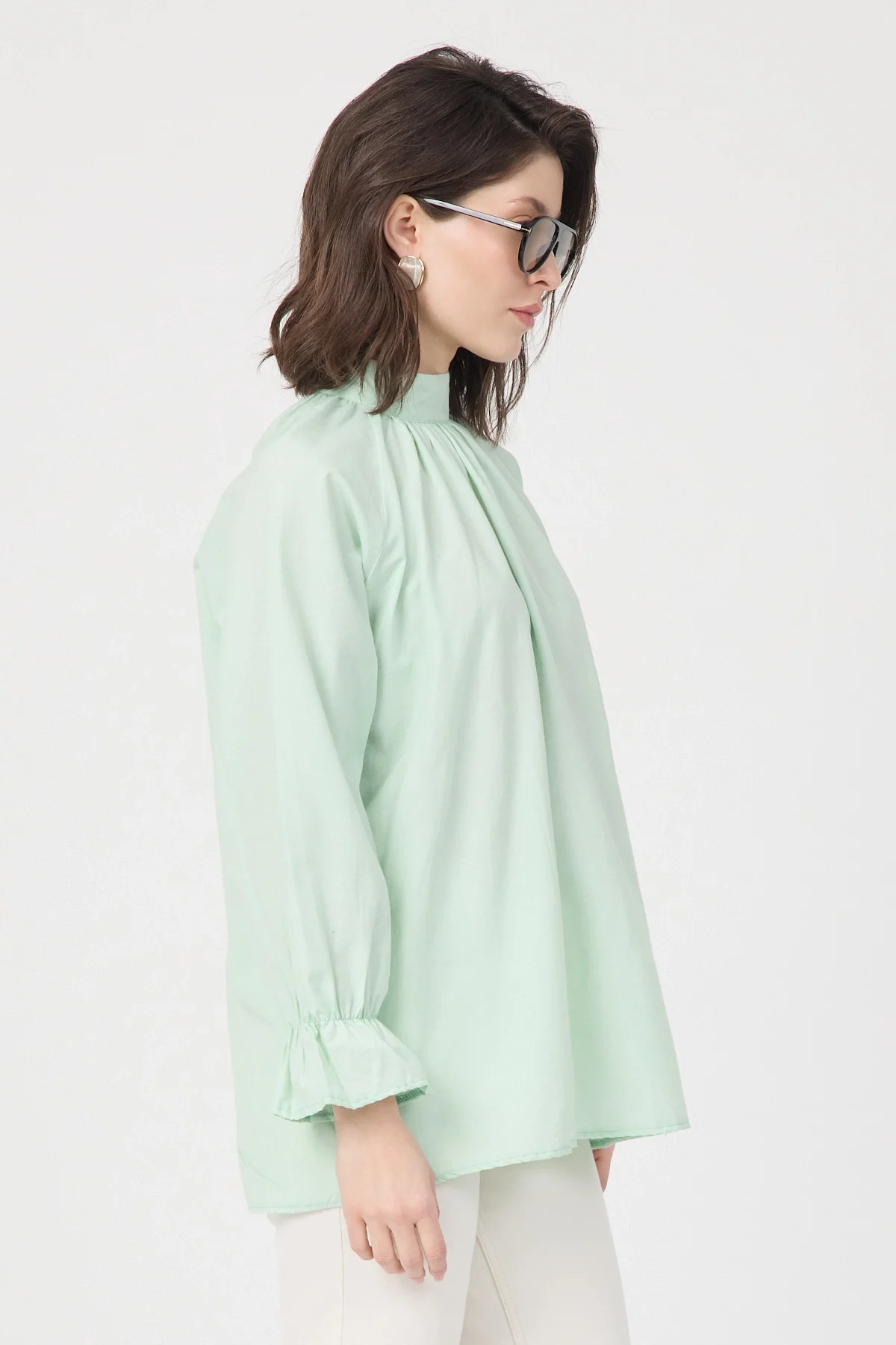 Kadın Yeşil Dik Yaka Büzgülü Kol Ağzı Volanlı Poplin Bluz