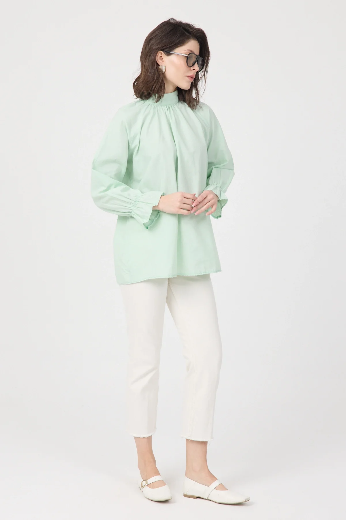 Kadın Yeşil Dik Yaka Büzgülü Kol Ağzı Volanlı Poplin Bluz