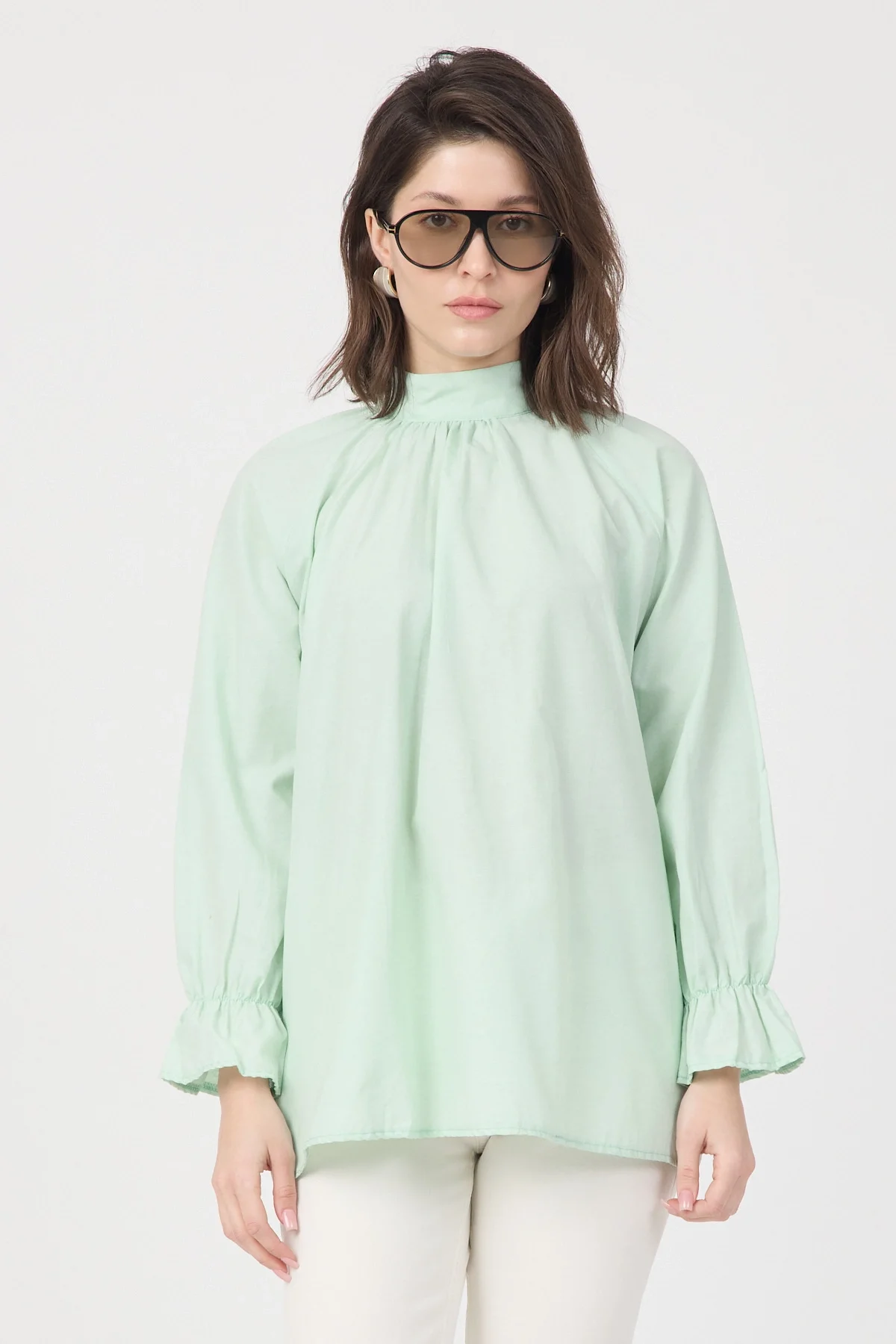 Kadın Yeşil Dik Yaka Büzgülü Kol Ağzı Volanlı Poplin Bluz
