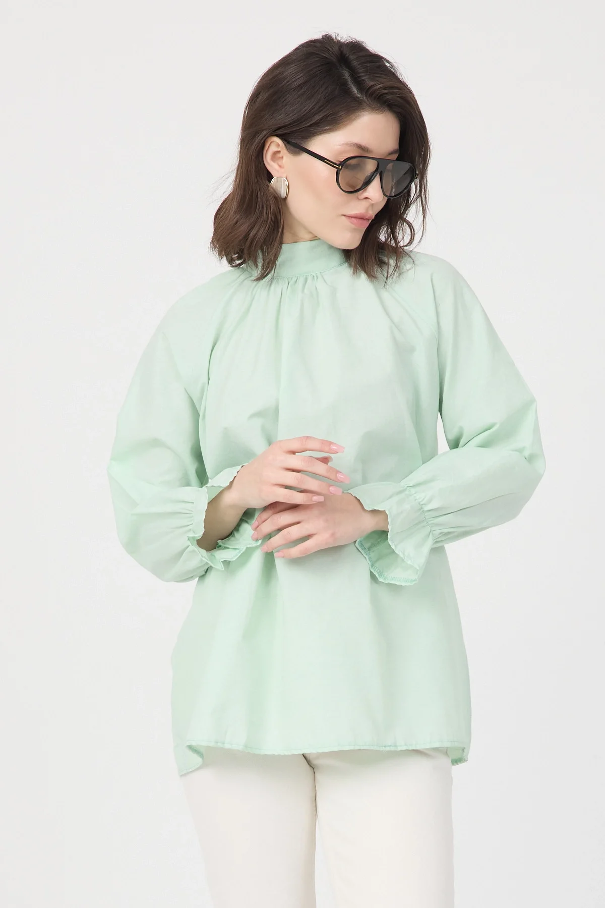 Kadın Yeşil Dik Yaka Büzgülü Kol Ağzı Volanlı Poplin Bluz