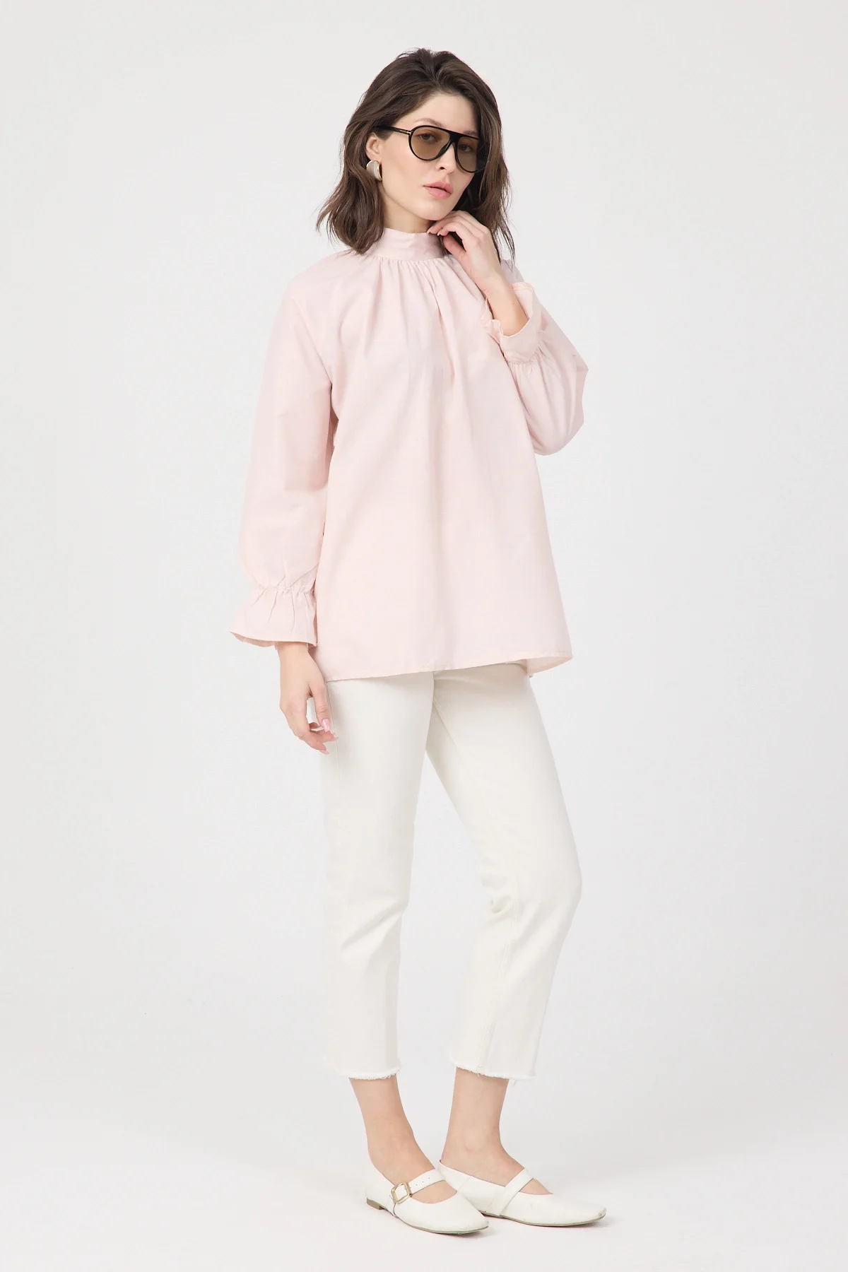 Kadın Pudra Dik Yaka Büzgülü Kol Ağzı Volanlı Poplin Bluz