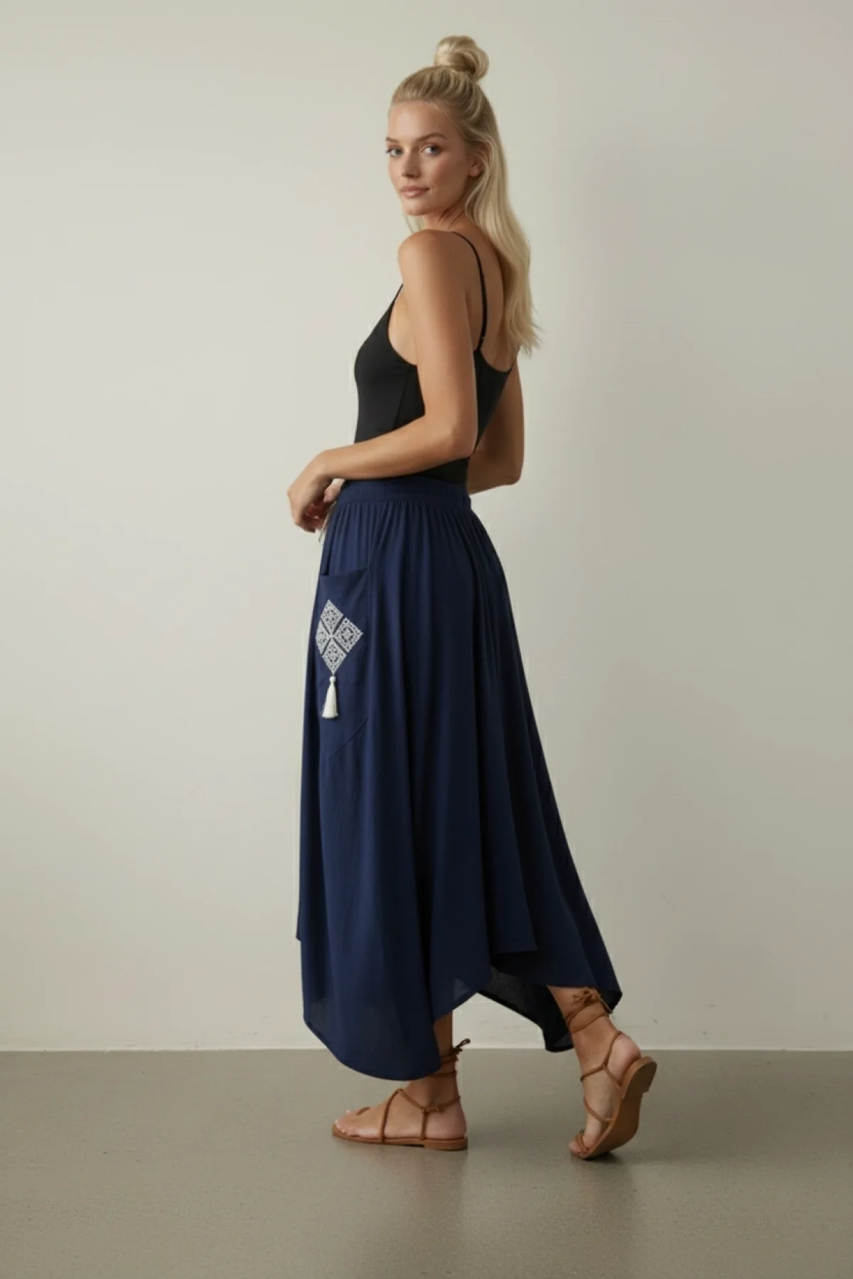 Beli Lastikli Nakış Detaylı Bağcıklı Otantik Şalvar Etek