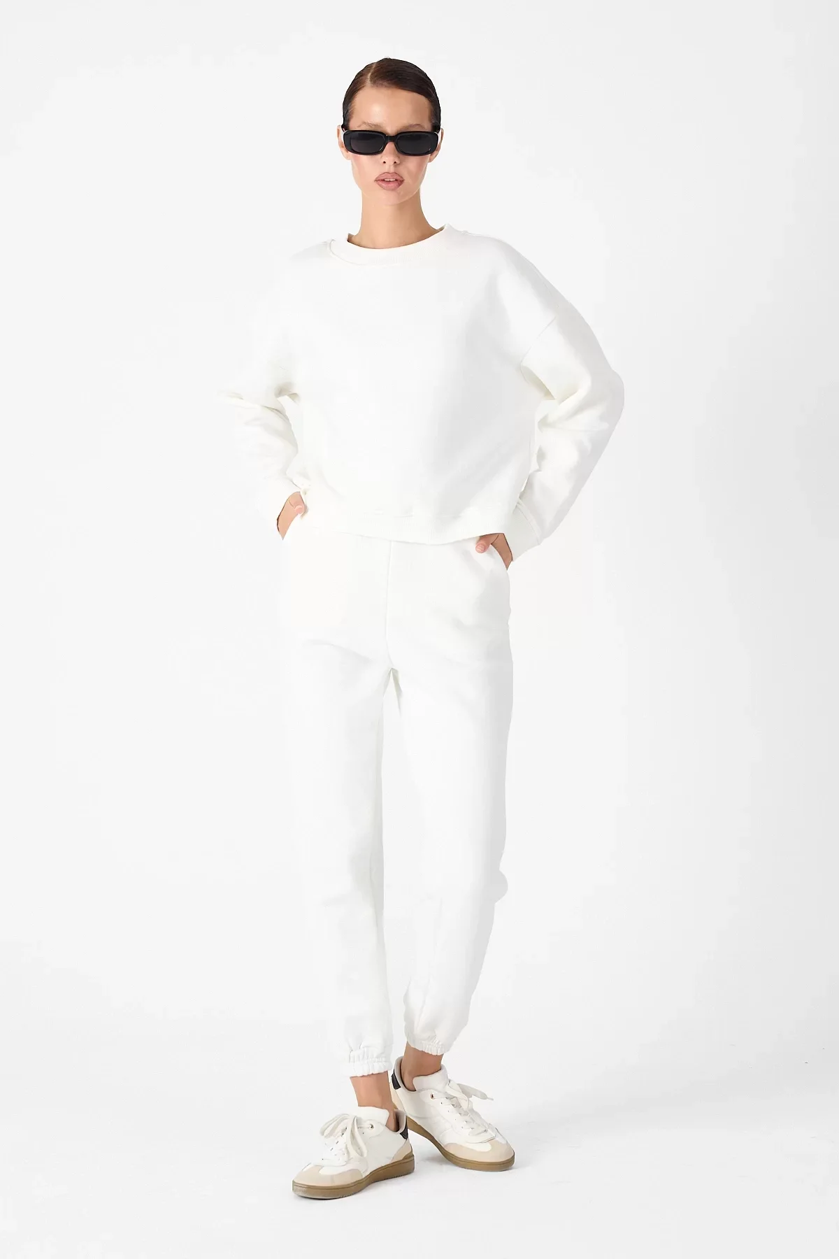 Bisiklet Yaka Sweatshirt & Beli Lastikli Jogger Eşofman Altı