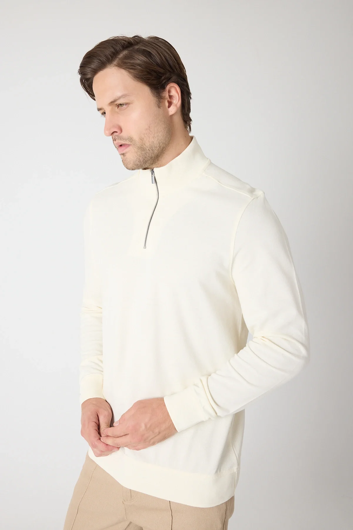 Erkek Dik Yaka Fermuarlı Sweatshirt - Ekru