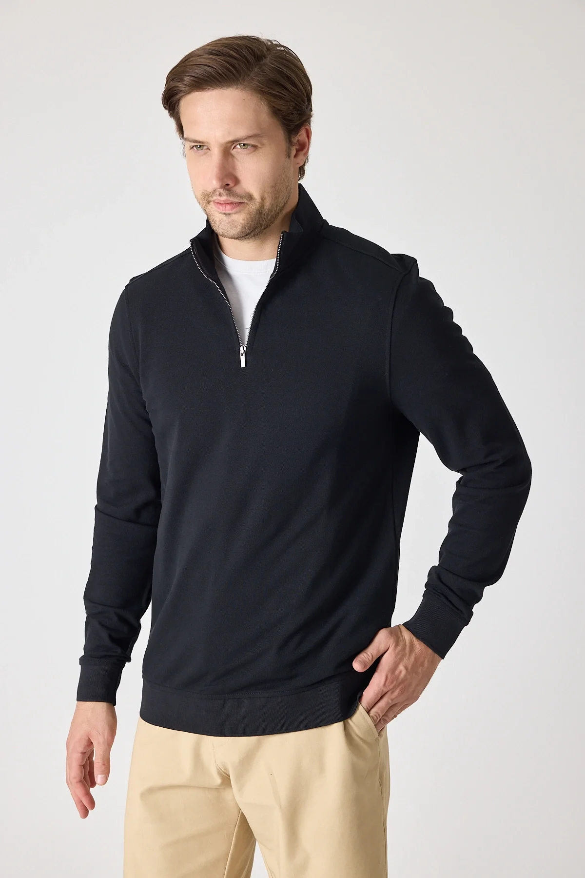 Erkek Dik Yaka Fermuarlı Sweatshirt - Siyah
