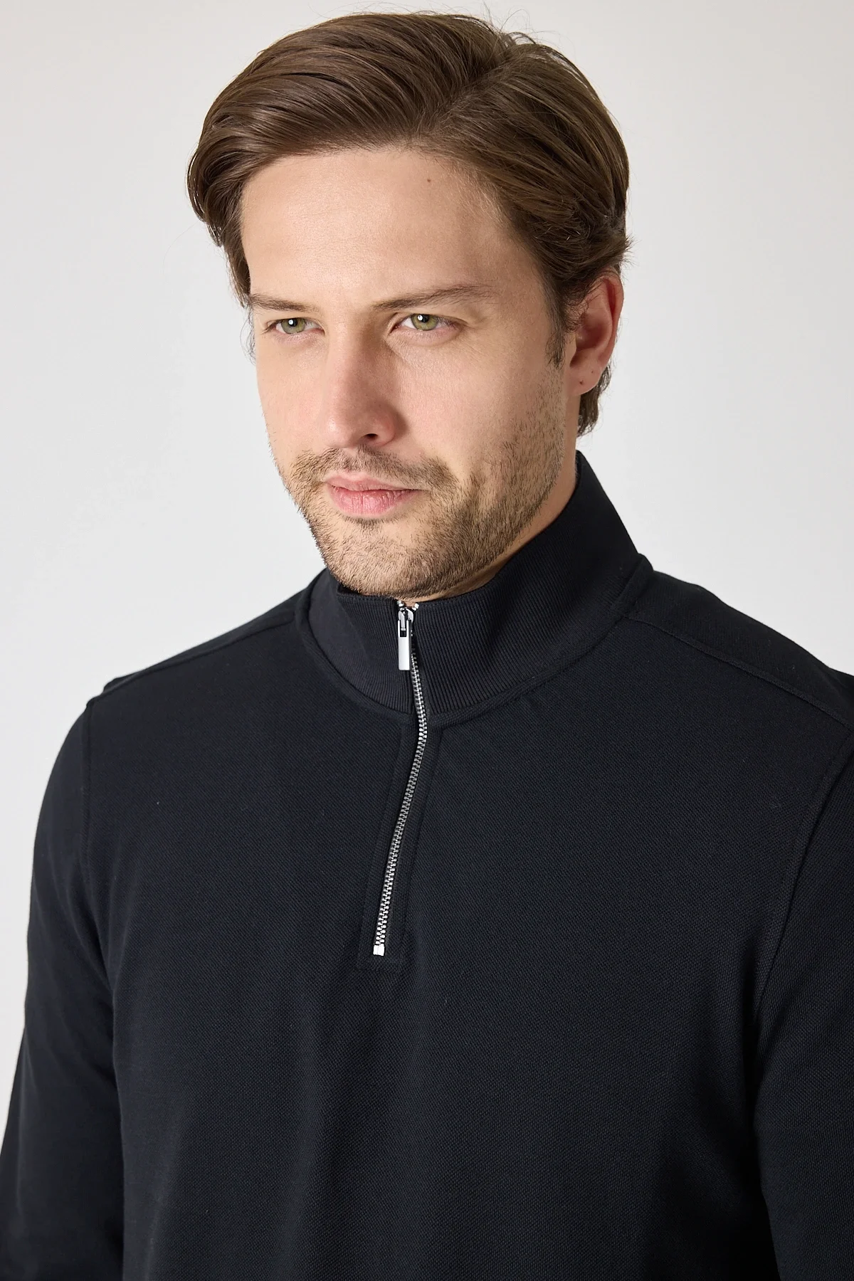 Erkek Dik Yaka Fermuarlı Sweatshirt - Siyah