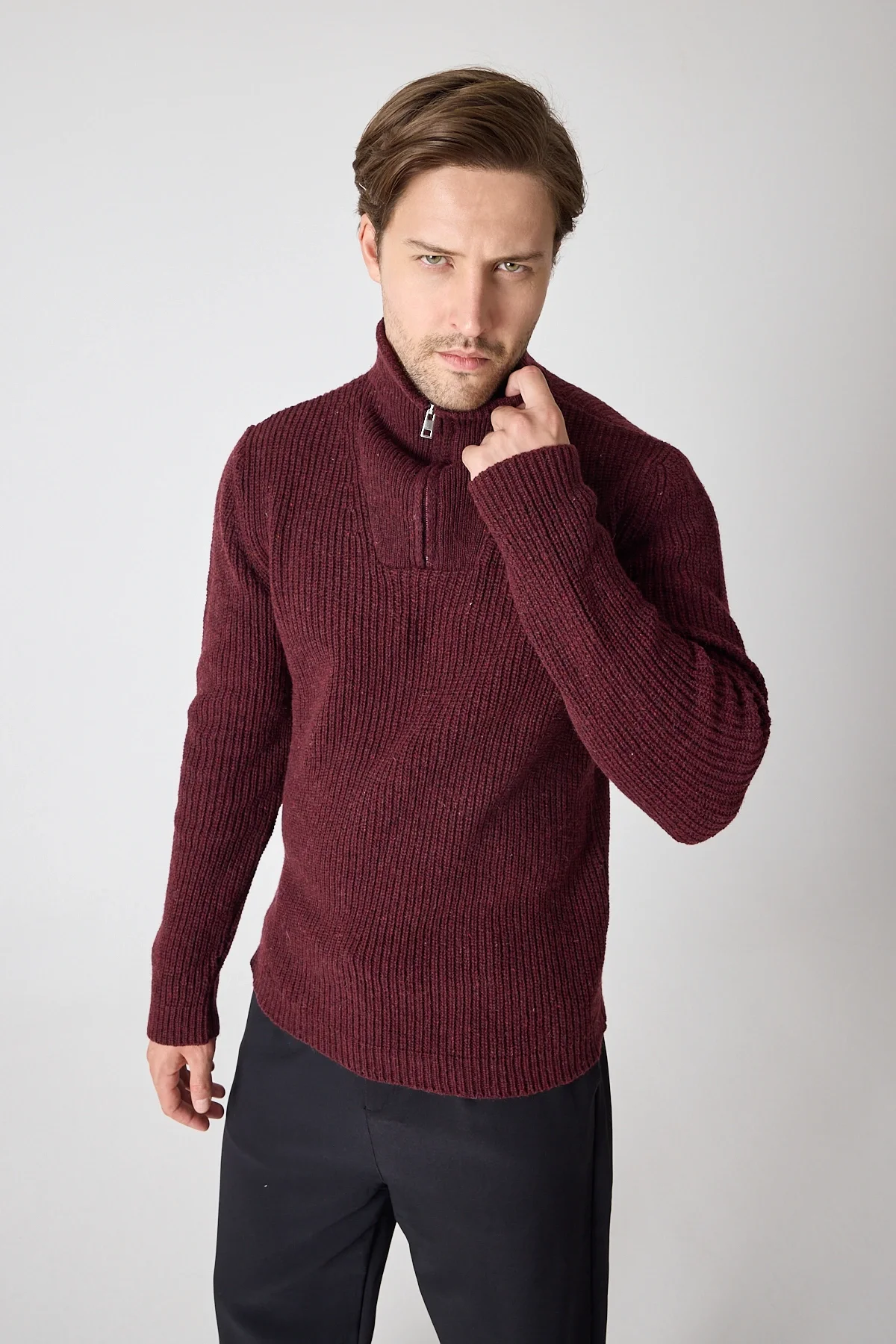 Erkek Dik Yaka Fermuarlı Triko Kazak - Bordo