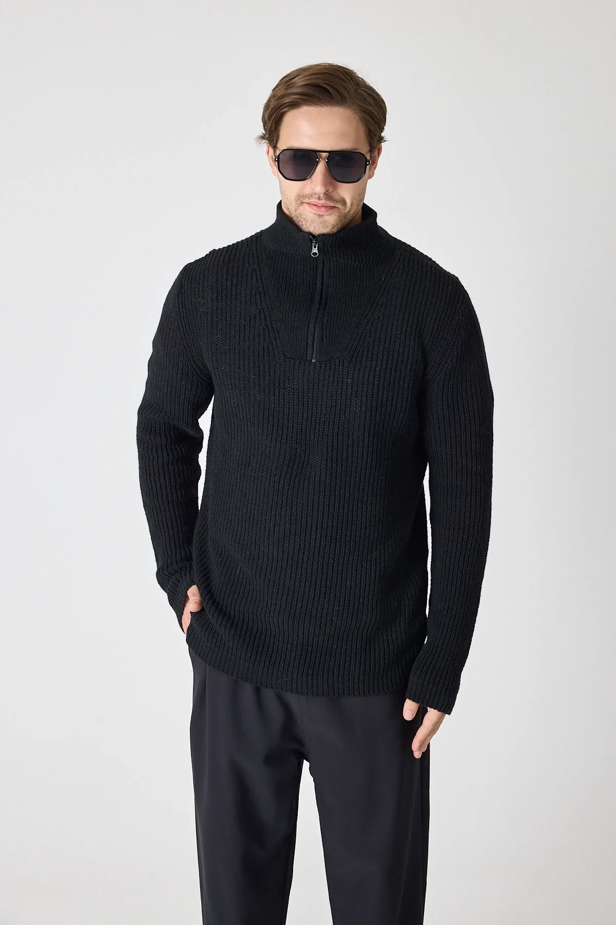 Erkek Dik Yaka Fermuarlı Triko Kazak - Siyah