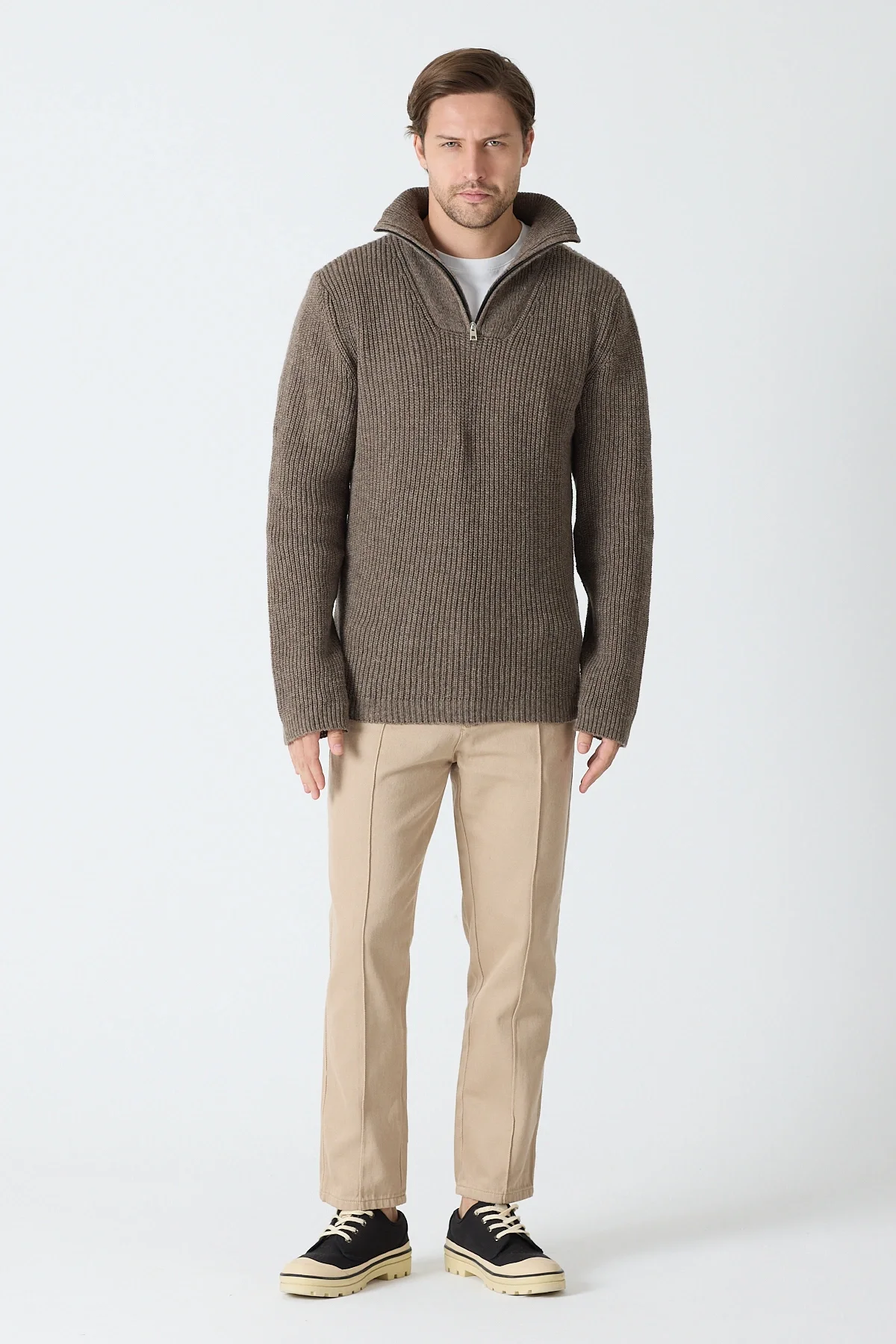 Erkek Dik Yaka Fermuarlı Triko Kazak - Vizon